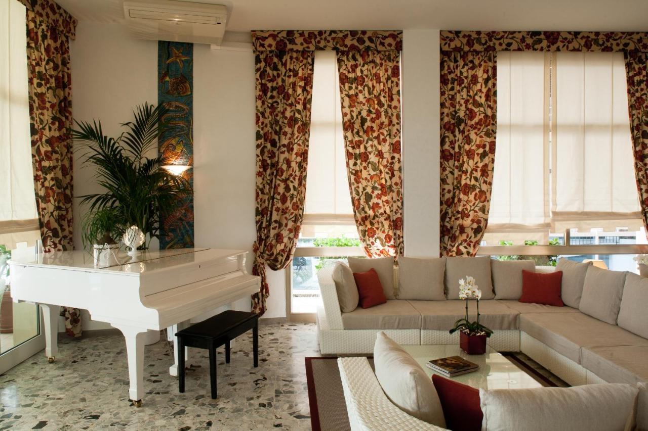 Hotel Canarie リド・ディ・イエゾロ エクステリア 写真
