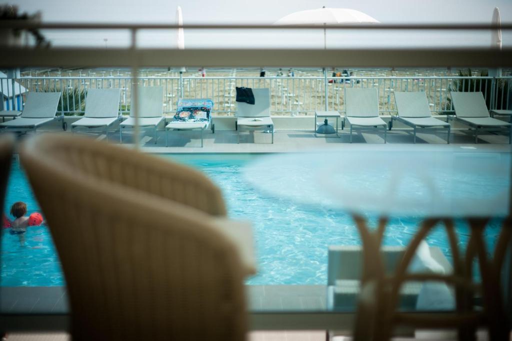 Hotel Canarie リド・ディ・イエゾロ エクステリア 写真