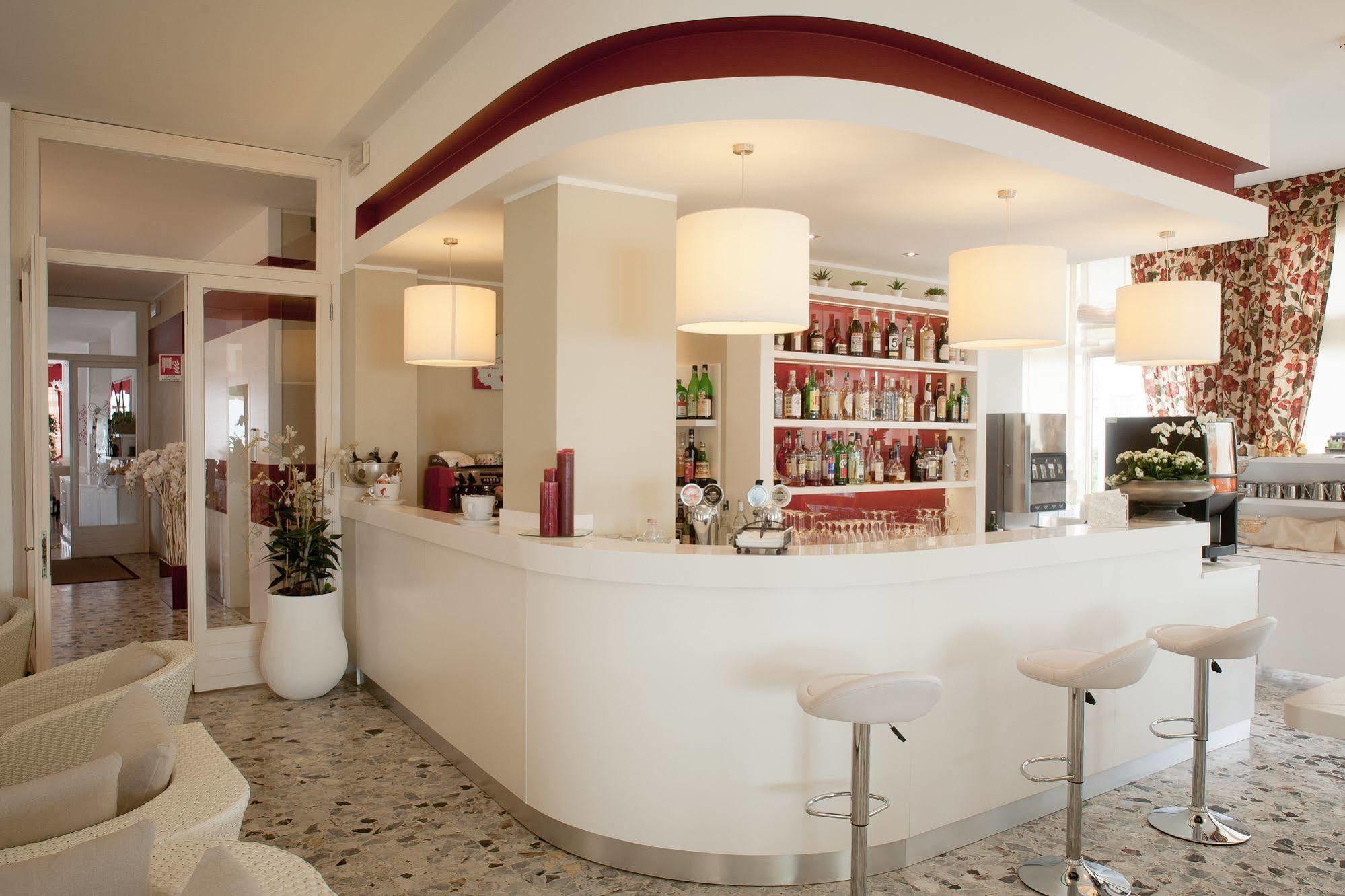 Hotel Canarie リド・ディ・イエゾロ エクステリア 写真